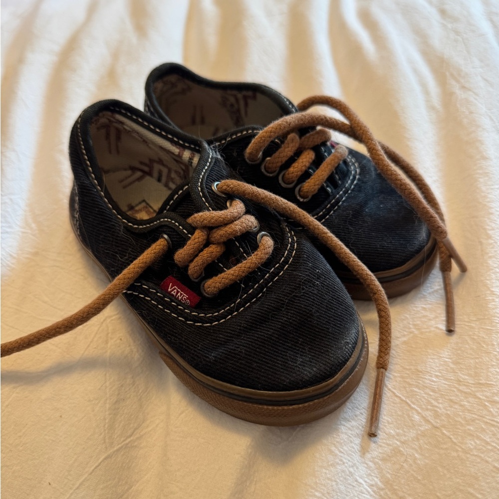 Vans Kids Gumsole Black Sneakers with Brown Laces